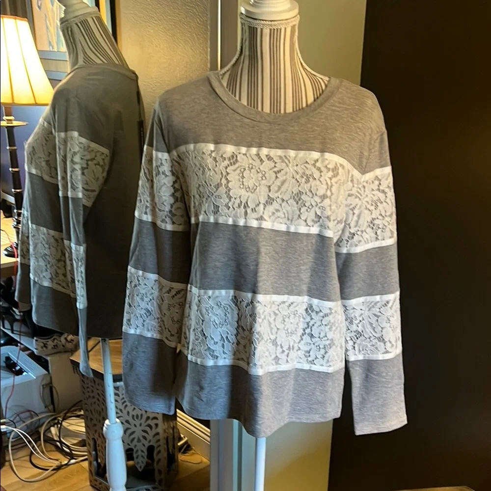 NWT. Karl Lagerfeld, size small, Gray and White Lace Panel Women's Top - Picture 3 of 13